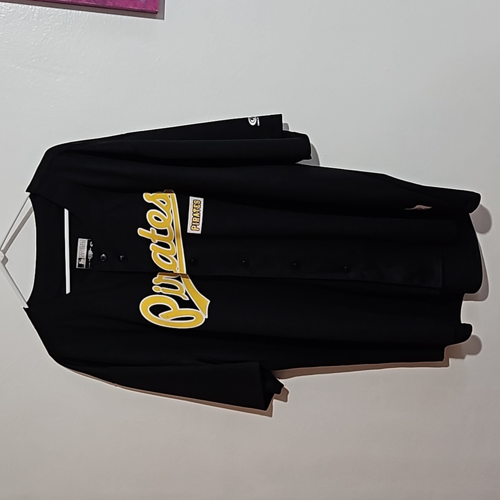 Men's shirt pirates